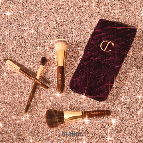 Charlotte Tilbury Charlotte&rsquo;s Magic Mini Brush Set &mdash; подарунковий набір міні-пензлів для макіяжу у бархатному клатчі Charlotte Brush Set фото