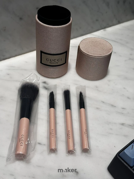 Дорожній набір пензлів Gucci Beauty Travel Brush, 4шт Gucci Beauty Travel Brush фото