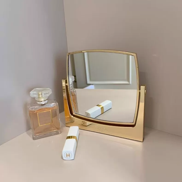 Настільне дзеркало CHANEL Beaut&eacute;, 16&times;16 см Chanel фото